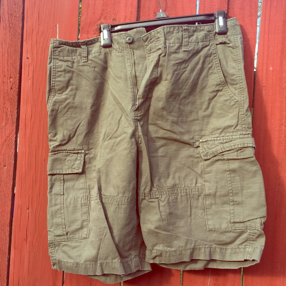 Men’s cargo shorts
